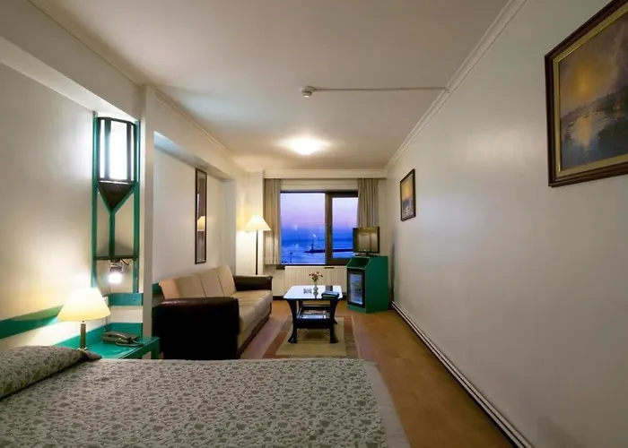 Отель Kadikoey Rihtim 3*